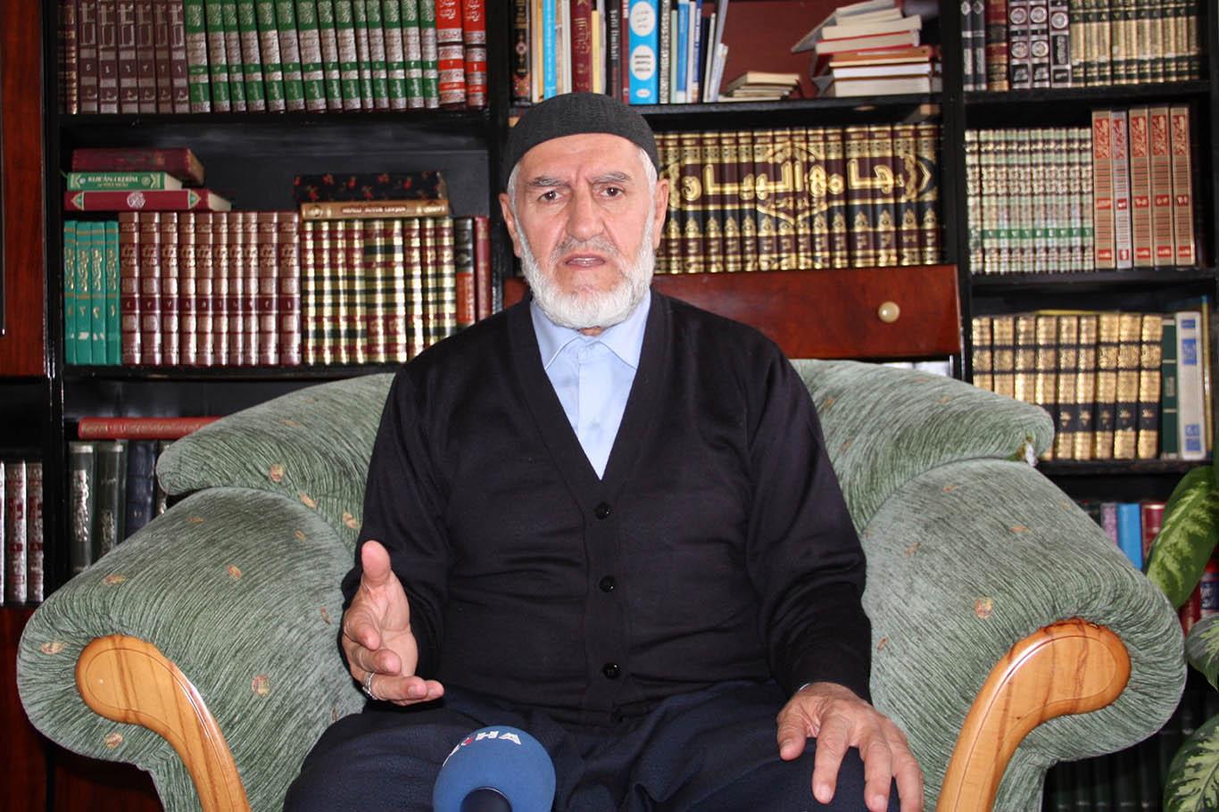 "1982 Anayasası'na 'ret' veren bizler bu anayasaya 'evet' oyu verdik" "1982 Anayasası'na 'ret' veren bizler bu anayasaya 'evet' oyu verdik"